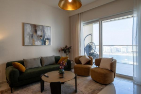 Homes & Beyond I Modern 2 BR Apt with Beach Access